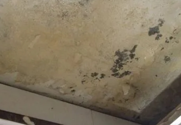 威海市阳台漏水维修公司分享下威海市卫生间渗水维修需要注意哪些问题。